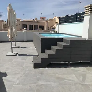 https://apartamentos-granada-76.hotelsinnerja.org